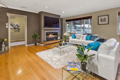 Photo of property in 230a Pakuranga Road, Pakuranga Heights, Auckland, 2010