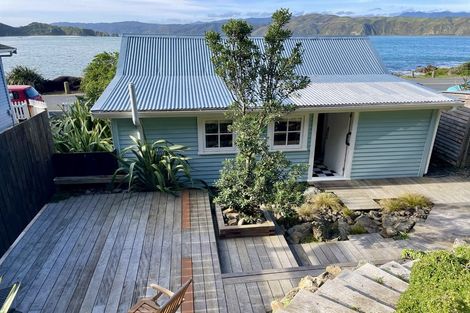 Photo of property in 171 Breaker Bay Road, Breaker Bay, Wellington, 6022