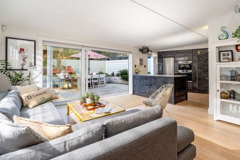 Photo of property in 84 The Esplanade, Houghton Bay, Wellington, 6023