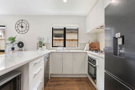 Photo of property in 10 Silver Beech Street, Takanini, 2110