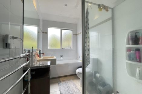 Photo of property in 23 Laurel Oak Drive, Schnapper Rock, Auckland, 0632