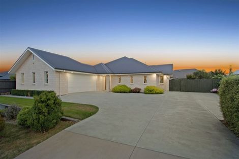 Photo of property in 55 Oakwood Drive, Rangiora, 7400