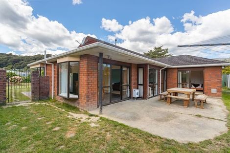 Photo of property in 6a Hyde Street, Wainuiomata, Lower Hutt, 5014