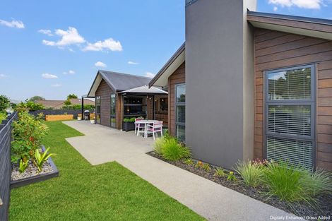 Photo of property in 10 Topping Place, Whitianga, 3510
