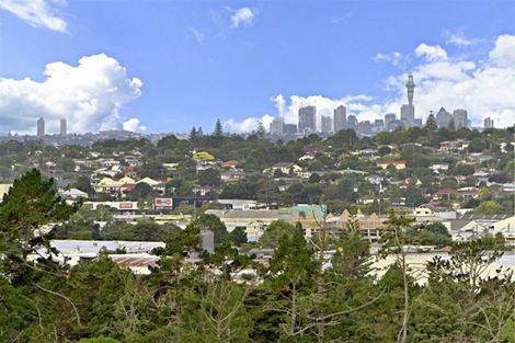 Photo of property in 10 San Lorenzo Rise, Henderson, Auckland, 0612