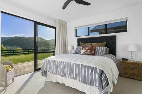 Photo of property in 14 Seven Oaks Drive, Kinloch, Taupo, 3377