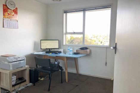 Photo of property in 13 Seakens Way, Glen Eden, Auckland, 0602