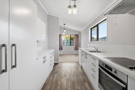 Photo of property in 350 Pukehina Parade, Pukehina, Te Puke, 3189