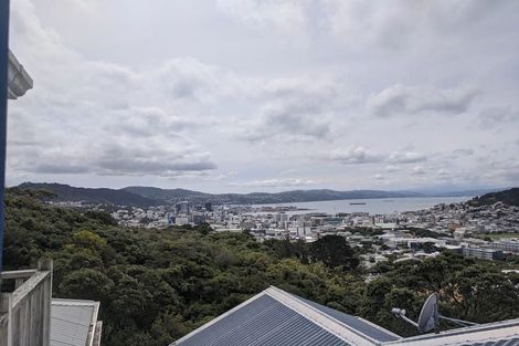 Photo of property in 14 Dorking Road, Brooklyn, Wellington, 6021