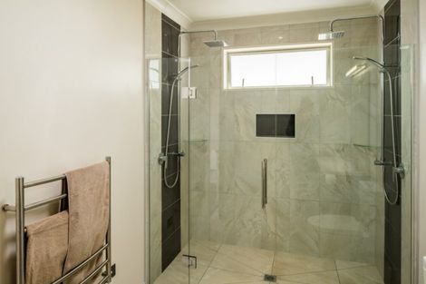 Photo of property in 7 Ships Cove, Whitby, Porirua, 5024