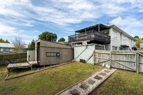Photo of property in 2/20 Celeste Place, Totara Vale, Auckland, 0627