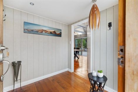 Photo of property in 45 Cedar Drive, Kelvin Heights, Queenstown, 9300