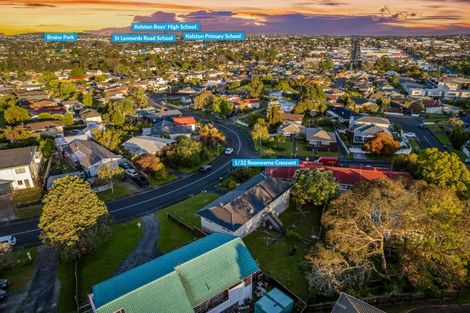 Photo of property in 1/32 Rosewarne Crescent, Glendene, Auckland, 0602