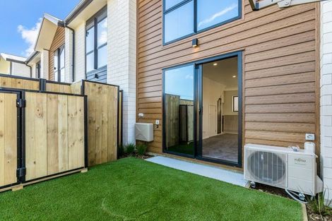 Photo of property in 5/172 Don Buck Road, Massey, Auckland, 0614