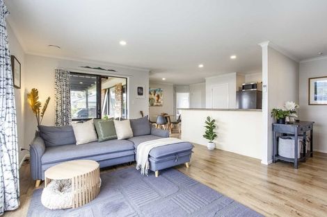 Photo of property in 59 Cabeleigh Drive, Helensville, 0800