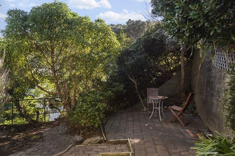 Photo of property in 11 Oku Street, Island Bay, Wellington, 6023