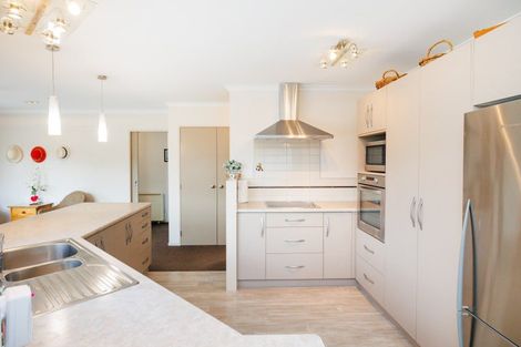 Photo of property in 30 Daniel Place, Kelvin Grove, Palmerston North, 4414