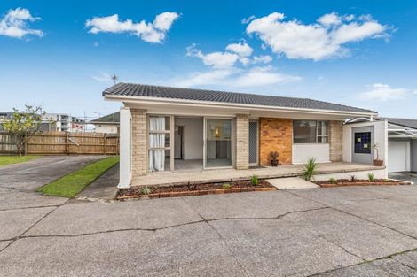 Photo of property in 1/3149 Great North Road, New Lynn, Auckland, 0600