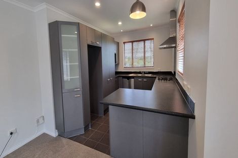 Photo of property in 23 Cambrian Crescent, Flat Bush, Auckland, 2016
