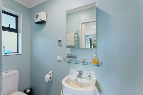 Photo of property in 387a Te Moana Road, Waikanae, 5036