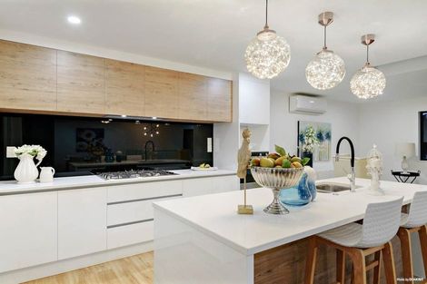 Photo of property in 24 Maraeariki Avenue, Orewa, 0931