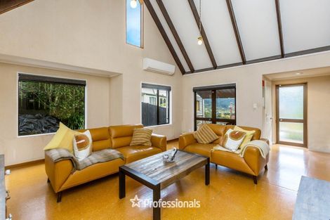 Photo of property in 8 Hobbit Lane, Pinehaven, Upper Hutt, 5371