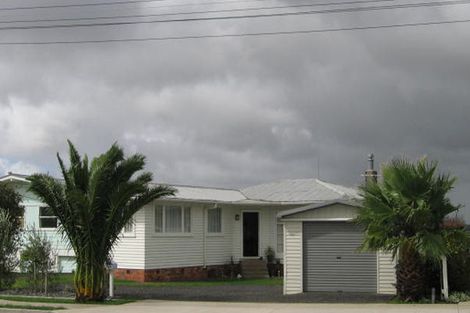 Photo of property in 1/204 Sturges Road, Henderson, Auckland, 0612