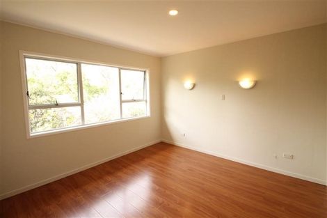 Photo of property in 5 Lysander Crescent, Beach Haven, Auckland, 0626