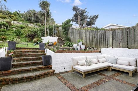 Photo of property in 72 Eden Street, Island Bay, Wellington, 6023