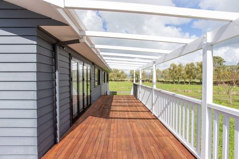 Photo of property in 230 Central Road, Waitakaruru, Thames, 3576