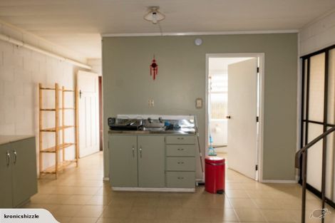 Photo of property in 3/320 Pakuranga Road, Pakuranga Heights, Auckland, 2010