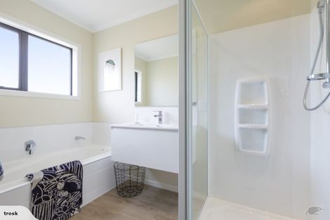 Photo of property in 7 Trosk Place, Waiuku, 2123