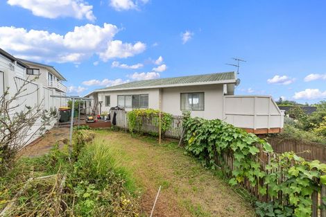 Photo of property in 8 Copperfield Terrace, Mellons Bay, Auckland, 2014