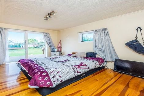 Photo of property in 2 Orakau Road, Mangere East, Auckland, 2024