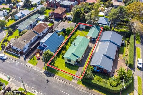 Photo of property in 1 Kowhai Avenue, Mangere Bridge, Auckland, 2022