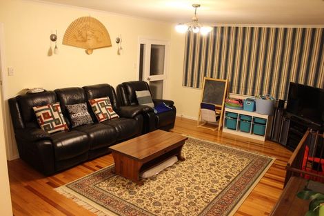 Photo of property in 6 Warren Street, Paparangi, Wellington, 6037