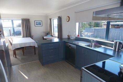 Photo of property in 32 Somerset Crescent, Highbury, Palmerston North, 4412
