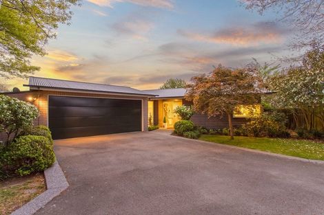 Photo of property in 112 Englefield Road, Northwood, Christchurch, 8051