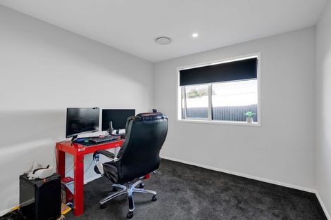 Photo of property in 7 Robbins Crescent, Hawera, 4610