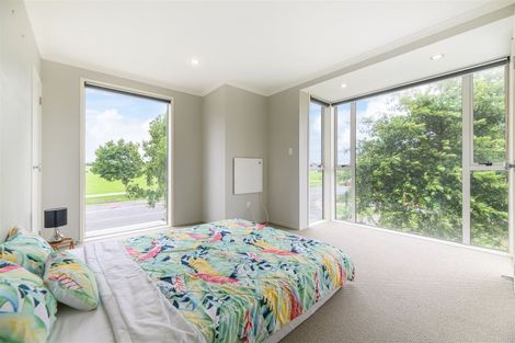 Photo of property in 1 Tarapiroe Avenue, Takanini, 2112
