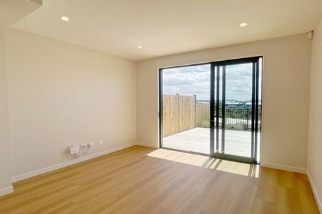 Photo of property in 26 Puihi Crescent, Massey, Auckland, 0614