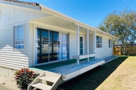 Photo of property in 21 Kemble Close, Mangere, Auckland, 2022