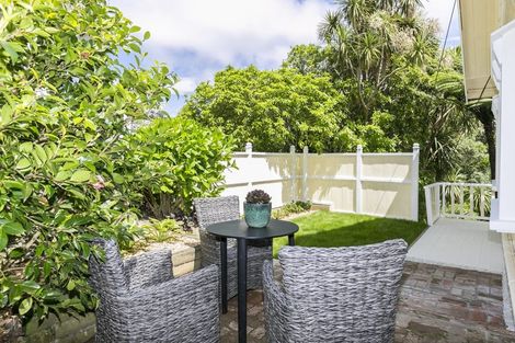 Photo of property in 12 Governor Road, Northland, Wellington, 6012