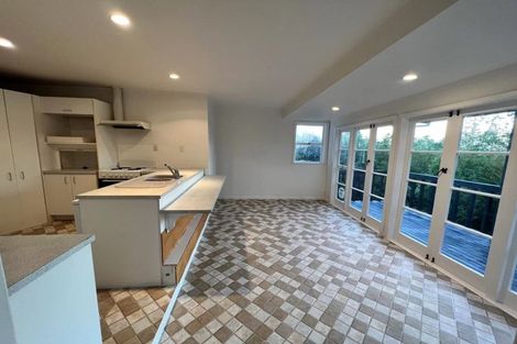 Photo of property in 16 Richards Avenue, Forrest Hill, Auckland, 0620