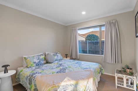 Photo of property in 4 Dinglebay Place, Casebrook, Christchurch, 8051