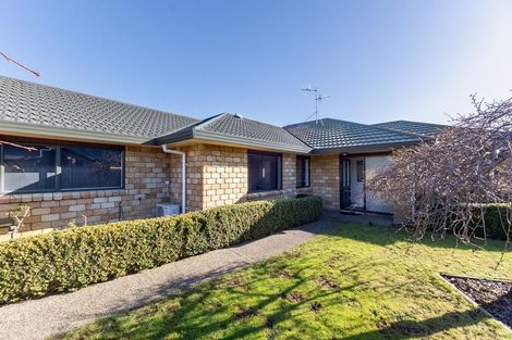 Photo of property in 33 Consort Close, Paraparaumu Beach, Paraparaumu, 5032