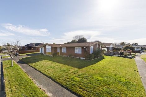 Photo of property in 1 Calder Place, Feilding, 4702