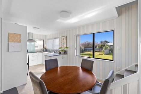Photo of property in 34 Roberts Line, Kelvin Grove, Palmerston North, 4414