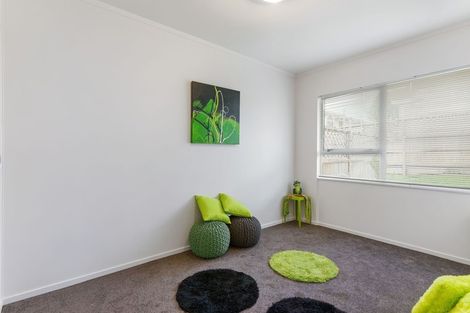 Photo of property in 1/38 Edmonton Road, Henderson, Auckland, 0612