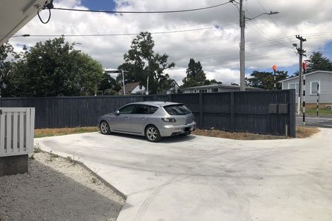 Photo of property in 215 Birkdale Road, Birkdale, Auckland, 0626